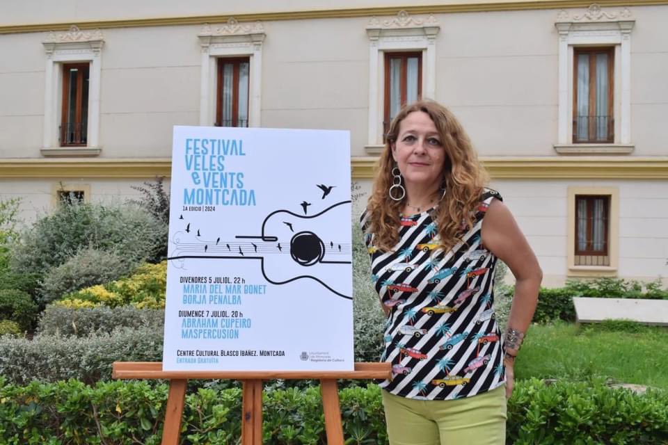 AytoMoncada's tweet photo. 🎼 Presentem el cartell del nou festival Veles e Vents 

La regidora de Cultura, @Annagasbai, ha impulsat un nou festival que acollirà a representants de la cançò d'arrel com ara Maria del Mar Bonet o Borja Penalba

📍 5 i 7 de juliol al CC Blasco Ibáñez amb entrada gratuïta https://t.co/rMpB15h1oV