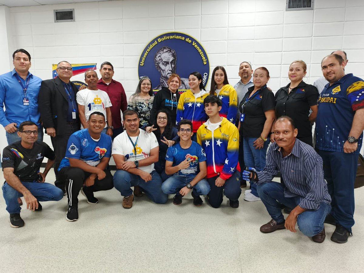 ZuliaInfocentro's tweet photo. Concentración entes adscritos al Ministerio de Ciencia y Tecnología en apoyo al Presidente Nicolás Maduro.
@Gabrielasjr 
@ActivosenRedVe 
@larosa830
@ZuliaFuturo
#CreemosEnNuestraGente https://t.co/9pmRadgfAm