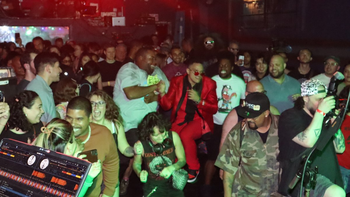 FreshmakerLLC's tweet image. Throwback to last year's NFT NYC party, the community threw down hard.

We heard from numerous people this was their favorite event of the conference. We're looking forward to getting out and building more events.

Who's up for Art Basel? 👀