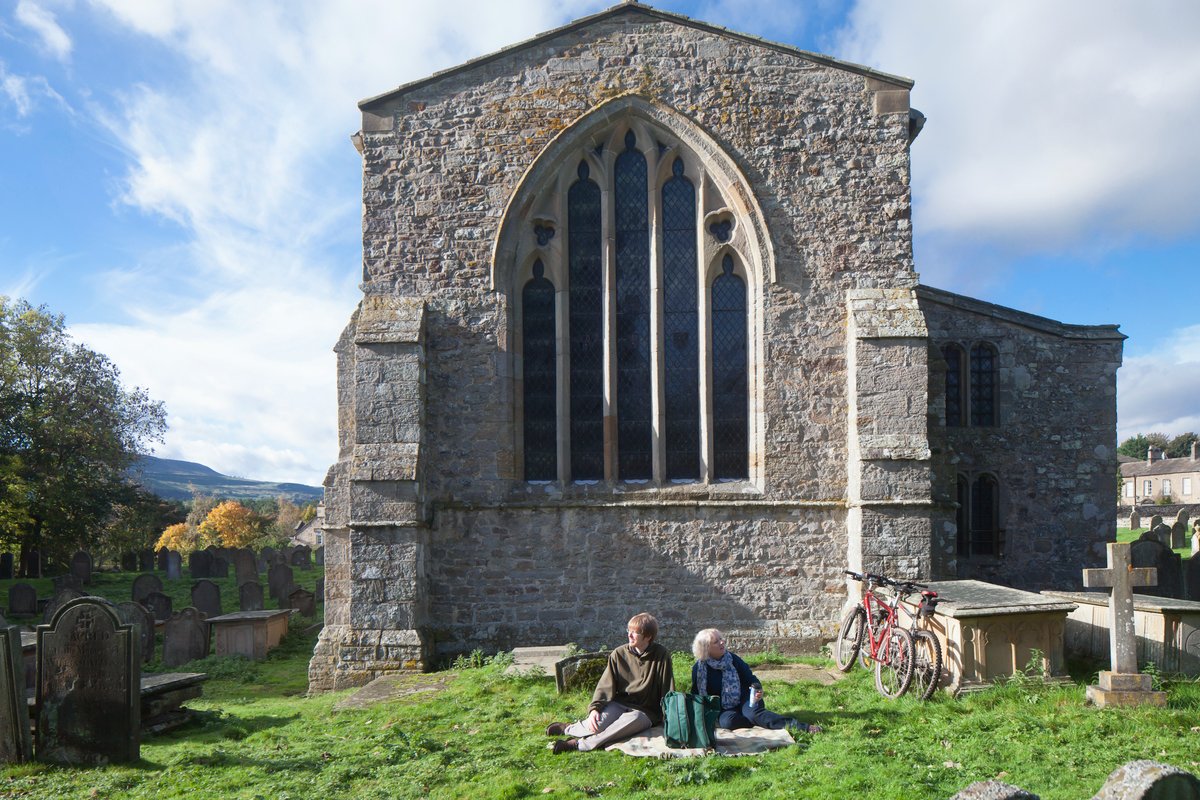 TheCCT's tweet photo. This week is #BikeWeekUk & #NationalPicnicWeek. Alongside our scenic cycle routes, we offer walking routes all over the country and is there anything more refreshing than a picturesque picnic outside (or if it starts to rain inside) a historic church?
https://t.co/3qxgHmnZOo https://t.co/90FbAaAOzr
