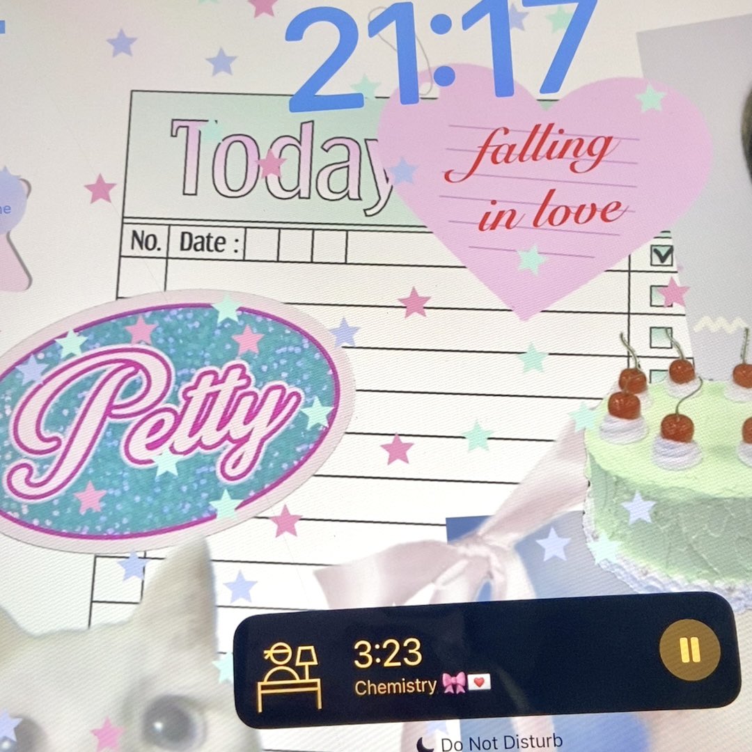 cerjusmi's tweet image. 💭*( 12 june 2024 )*🧼̊⃝̢      

🎀🍎 กลับมารันวงการแล้ววันนี้ ฟออินฟิร😽😽 ห่างหายไปนานม้ากทุกคนนน งานรร.รุมมากtvt แต่หลังจากนี้จะบริหารเวลาดีๆแล้วคับ 

btw วันนี้ปั่นคอร์สสอ.เคมี ิิิ ปริมาณสารฉ่ำๆ แต่ปั่นแค่ 40 นาทีวอร์มๆไว้ก่อนหลังจากที่หายไปนาน เดี๋ยวช้อก tvt

 #jusmstudy