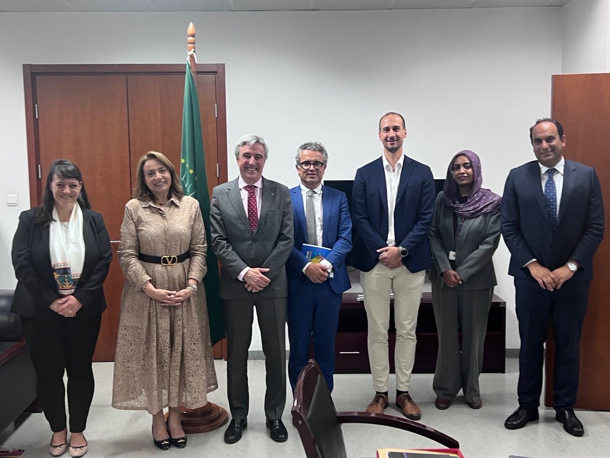 EUtoAU's tweet photo. Excellent exchange with AU @HEDRAbouZeid on #AUEU partnership on #digitalisation #energy #transport #infrastructure - a lot achieved together & more to come! Thank you for the welcome & impressive overview of your portfolio Commissioner! #PRIDA #AFSEM #SAATM https://t.co/7X0MhQHoPq