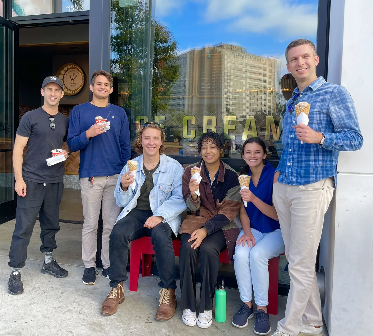 MGClab's tweet image. Welcoming @ScrippsGradPrgm summer research fellow Pam Tamelessio with @saltandstraw 🍦