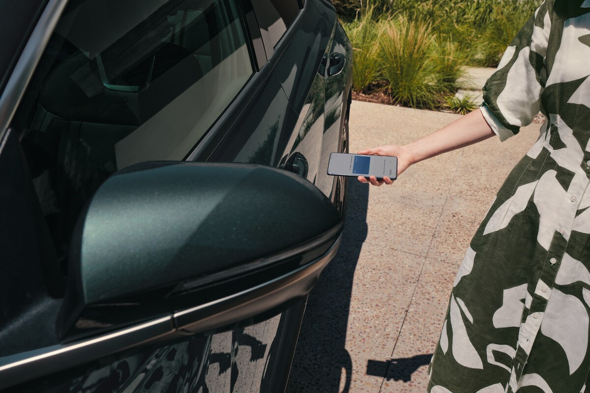 DriveMotorGroup's tweet image. Meet the new #TUCSON #Hybrid, combining a refined design with advanced technology.

The new model’s panoramic curved display integrates a 12.3” digital instrument cluster and a 12.3” infotainment touchscreen in one seamless unit.

Find out more: drivemotorretail.co.uk/hyundai/new-ca…

#hyundai