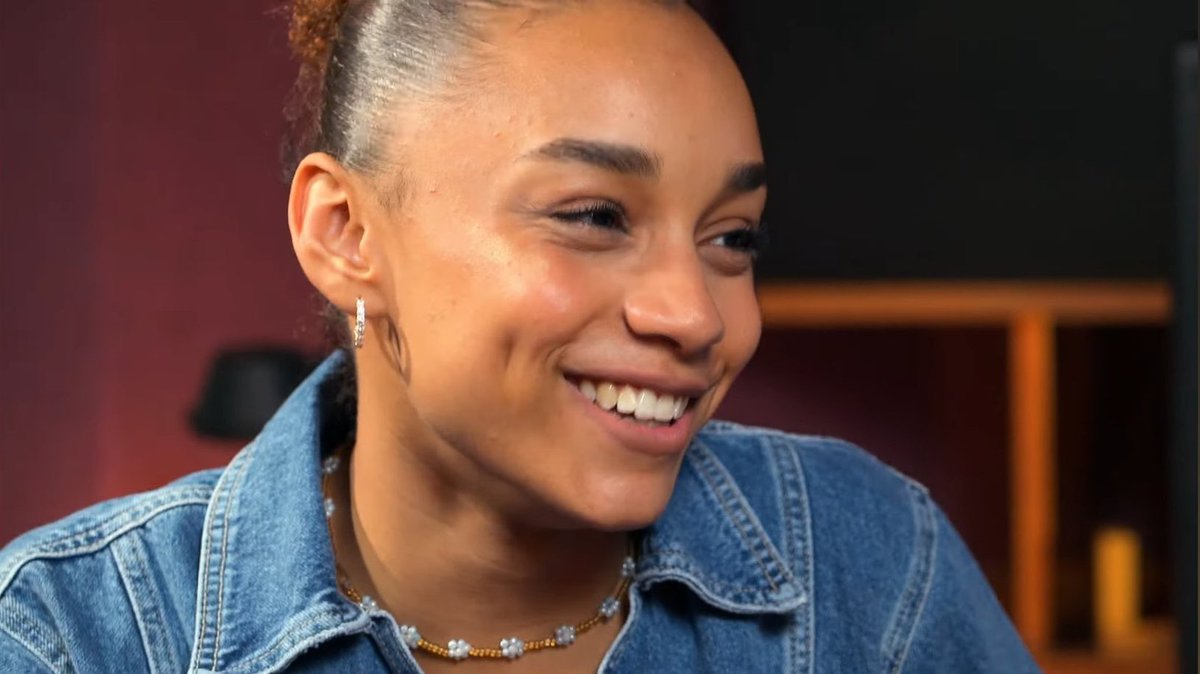 Può sembrare banale ma sono assolutamente fiera del percorso di crescita e di come sia riuscita a farsi voler bene da tutti anche e soprattutto attraverso la sua danza. 
È bellissimo vederla così felice, vedere i suoi occhi brillare.
È nata per vivere cose meravigliose #petisol