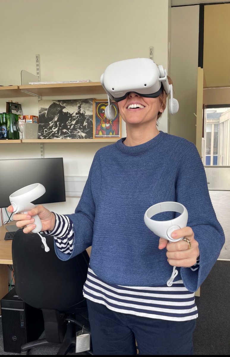 Yesterday was the first ever International Day of Play! At REPLACE, one of our core principles is "lightness"; thinking &amp; working creatively helps us play with technologies &amp; ideas that in turn create powerful learning opportunities - here is our PI showing us how it's done!🧵