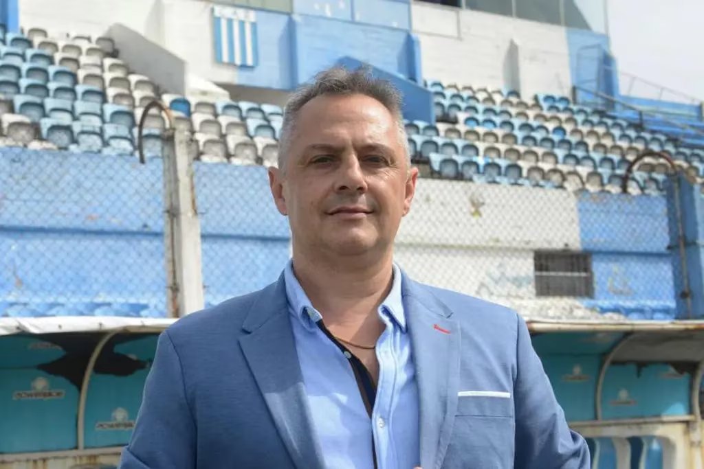 futbolemicok's tweet photo. #Racing | Manuel Pérez:
🎙️"Necesitamos de mínimo de vender un jugador, a fin de año vamos a llegar con un déficit de 300.000 dolares" https://t.co/91EFl35UH7