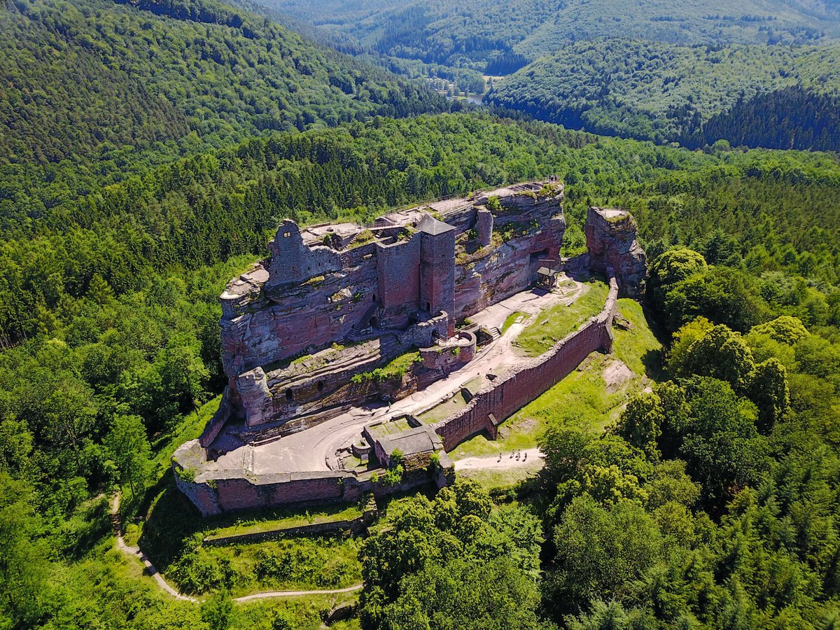 PassAlsace's tweet photo. Vous connaissez ? C'est le Château Fort de #Fleckenstein ! Des circuits de randonnées permettent d’accéder à de magnifiques points de vue. Une sortie à 1h de #Strasbourg ! Pensez au #PassAlsace !
🔥26 juin : passage de la flamme olympique
📷stock.adobe https://t.co/GoBWBW6CKX https://t.co/Xy1BwlelLc