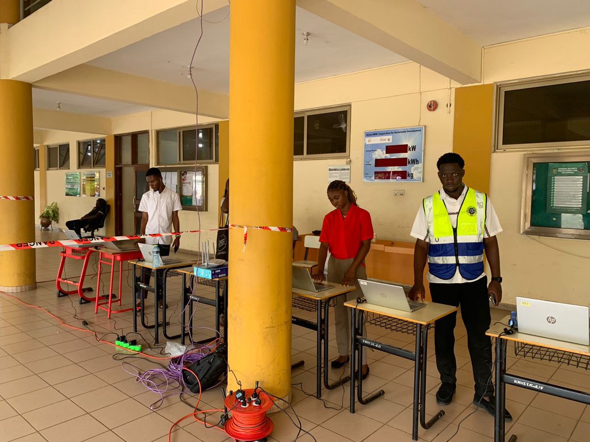 Krypton__media's tweet photo. 📌POLLS CLOSE SOON
Dear Electorate, 

Polls on UNRC and ISA end in less than 40 mins
If you're yet to vote, do so now🙌

The games are coming to an end🕊️
Your vote is your power✊
#KNUSTDecides|| #Kryptonmedia https://t.co/YYmfLyqJKz