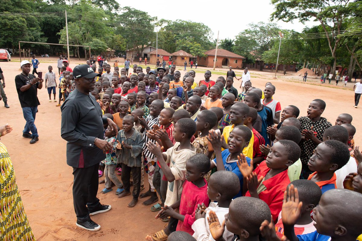 EriyoShegz's tweet photo. Asue Ighodalo @Aighodalo visited the Internally Displaced Persons (IDP) camp in Edo State, demonstrating a deep commitment to humanitarian efforts and the well-being of vulnerable populations.

During the visit, Asue Ighodalo engaged with the residents of the camp, listening to their stories, challenges, and aspirations. He assured them of his continued support and the implementation of policies aimed at improving their living conditions and facilitating their reintegration into society.

The visit also included the distribution of essential supplies such as food, medical kits, and educational materials. These efforts are part of a broader strategy to ensure that all Edo State residents, regardless of their circumstances, have access to basic necessities and opportunities for growth.

Asue Ighodalo emphasized the need for sustainable solutions to the displacement crisis, including the promotion of peace and security, economic empowerment, and education. He reiterated his commitment to working with both state and federal agencies, as well as international partners, to develop comprehensive strategies that address the root causes of displacement and provide lasting solutions.

The residents of the IDP camp expressed their gratitude for the visit and the support received, highlighting the positive impact of such compassionate leadership.

As Edo State prepares for its next chapter, it is crucial to have leaders who prioritize the well-being of all citizens. Asue Ighodalo’s visit to the IDP camp is a testament to his dedication to inclusive governance and his vision for a prosperous and equitable Edo State.

#AsueIghodalo2024
#Edo2024