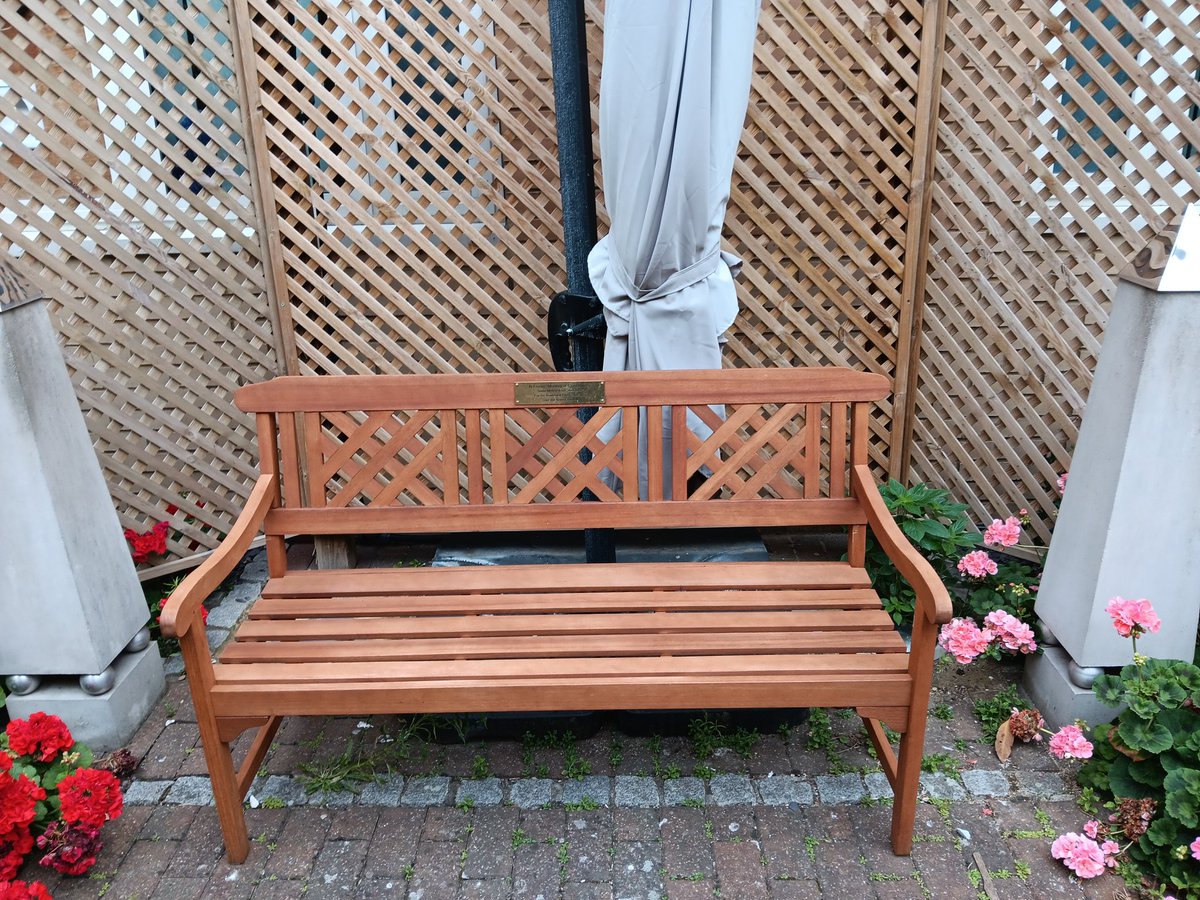 P_e_t_r_a____'s tweet photo. Thank you so much for all of the kind donations and support to make a lasting memory for Craig, our Senior Medical Rota Coordinator.
Craig will always be a big part of us ❤️
#gonebutneverforgotten
#alwaysrememberyou https://t.co/MCjttrYwIv