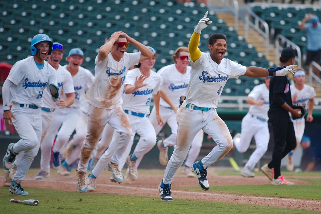 sjcds's tweet photo. We’ll remember this moment forever. 💙🏆 https://t.co/ywkBmnc3xb