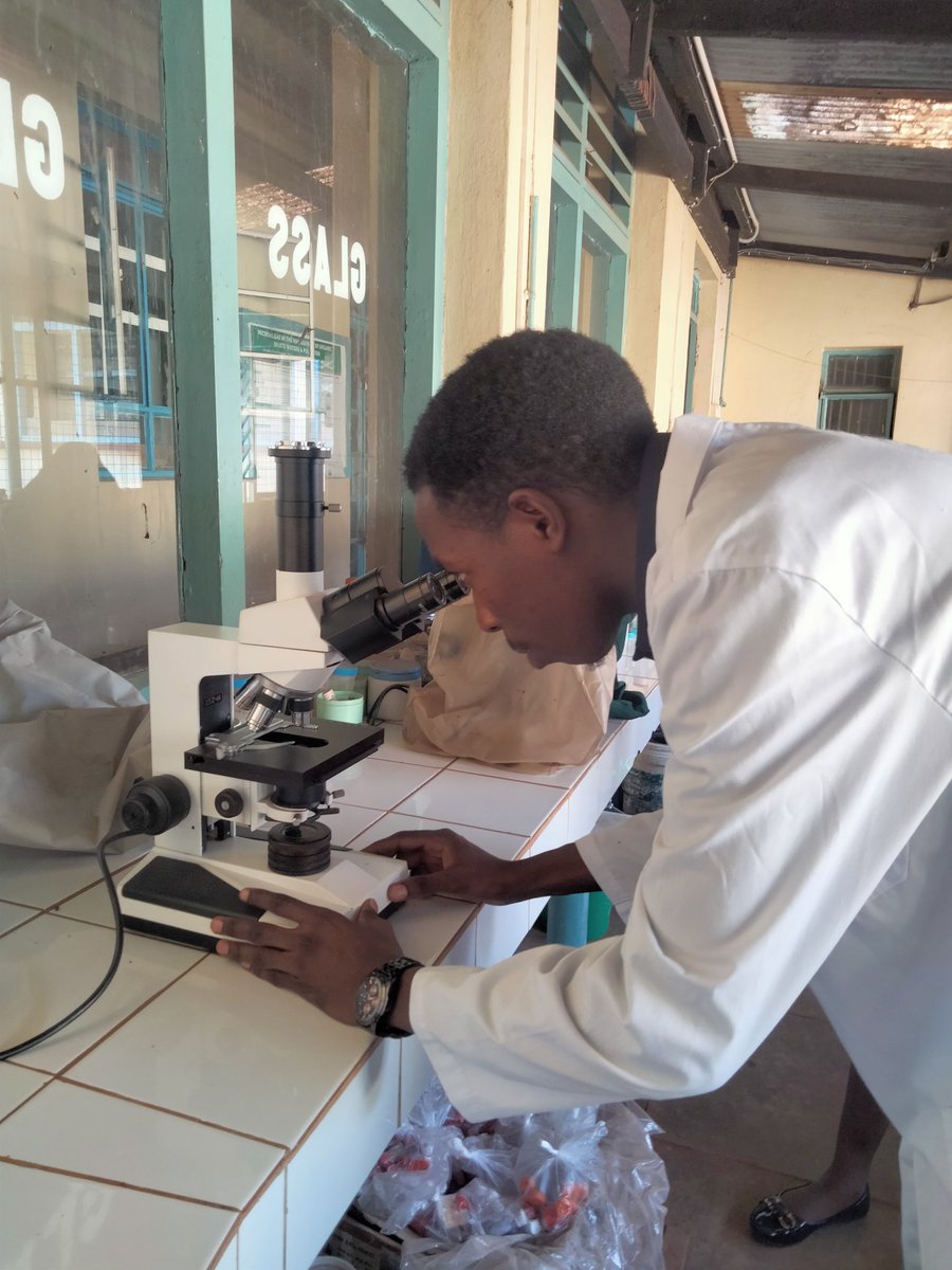 samuelkawuma10's tweet photo. World of lenses! Light microscopy!! Today, I had to identify some ectoparasites on my fish, Guess what! #AFINMIC2024 is real ๐ค Special thanks @InMicroscopy for boosting my confidence๐ช! How successful the day was! ๐ Can't wait for tomorrow! #bridgingscales #inclusivemicroscopy https://t.co/obuTPTJIqq