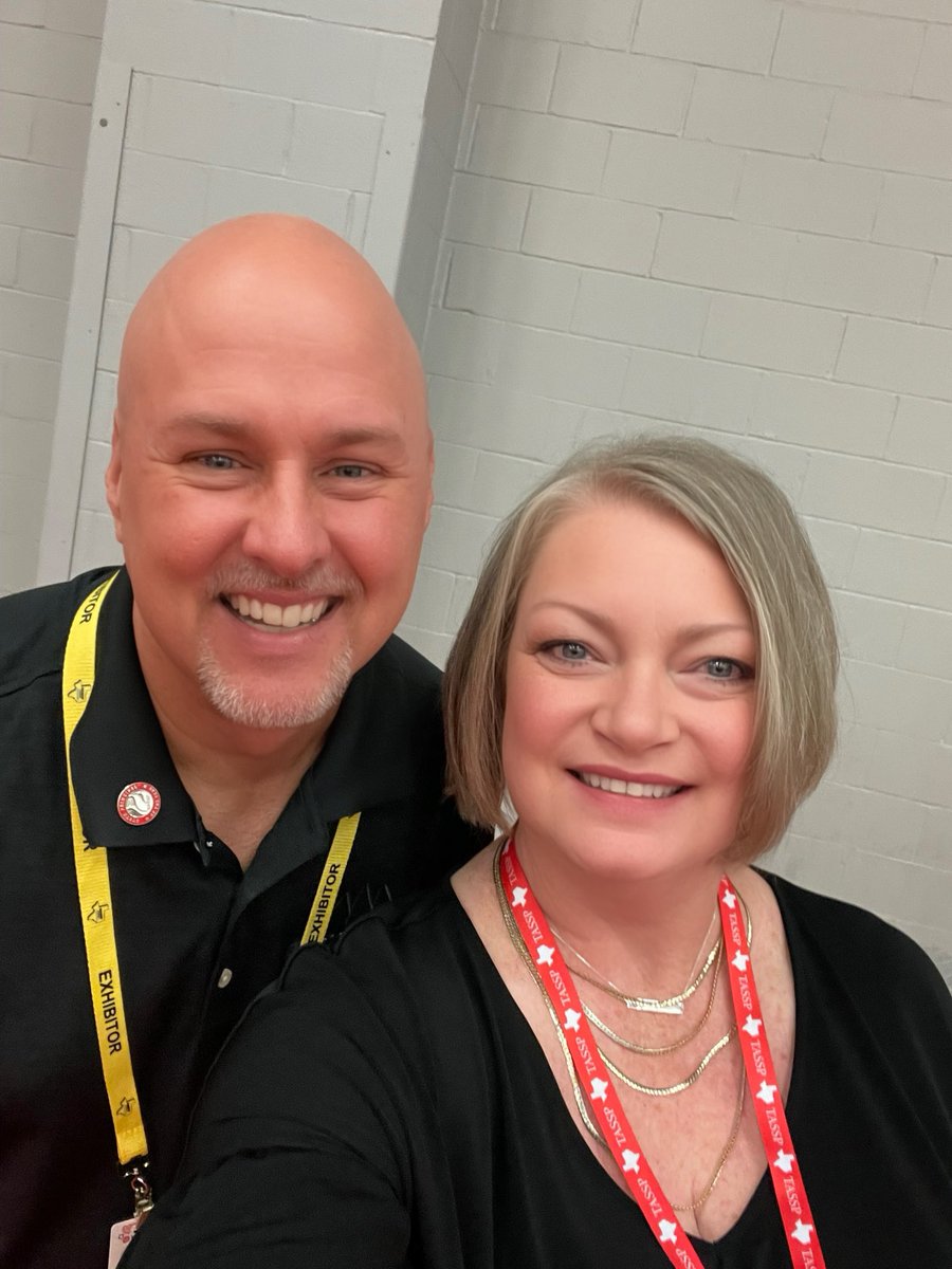 ritapintavalle's tweet image. Look who I found @tassp1 in Booth 605! Come see @DarrinMPeppard do a Power Session at 1:00 in the exhibit hall today! #roadtoawesome #TASSP