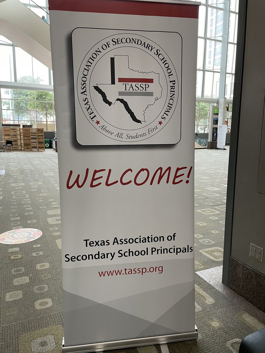 ritapintavalle's tweet image. Look who I found @tassp1 in Booth 605! Come see @DarrinMPeppard do a Power Session at 1:00 in the exhibit hall today! #roadtoawesome #TASSP