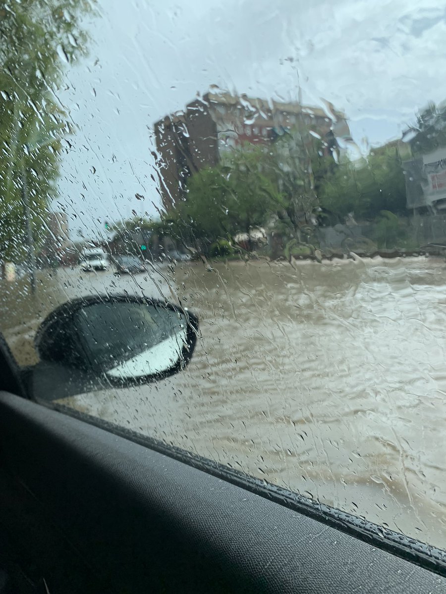 axlyzz_'s tweet photo. oye era broma lo de que me moría de calor no quiero tener una piscina en mi casa https://t.co/0SEGUvVRlh