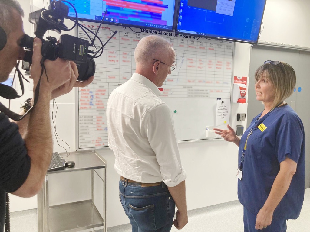 King's College NHS (@kingscollegenhs) on Twitter photo 📹 Our teams spoke to <a href="/itvlondon/">ITV London</a> and <a href="/BBCLondonNews/">BBC London</a> today about our response to the ransomware attack on pathology provider <a href="/Synnovis/">Synnovis</a>, and the steps we are taking to keep patients safe.
Tune in tonight:
▪️ <a href="/itvlondon/">ITV London</a> – 6pm
▪️ <a href="/BBCLondonNews/">BBC London</a> – 6.30pm 📹 Our teams spoke to <a href="/itvlondon/">ITV London</a> and <a href="/BBCLondonNews/">BBC London</a> today about our response to the ransomware attack on pathology provider <a href="/Synnovis/">Synnovis</a>, and the steps we are taking to keep patients safe.
Tune in tonight:
▪️ <a href="/itvlondon/">ITV London</a> – 6pm
▪️ <a href="/BBCLondonNews/">BBC London</a> – 6.30pm
