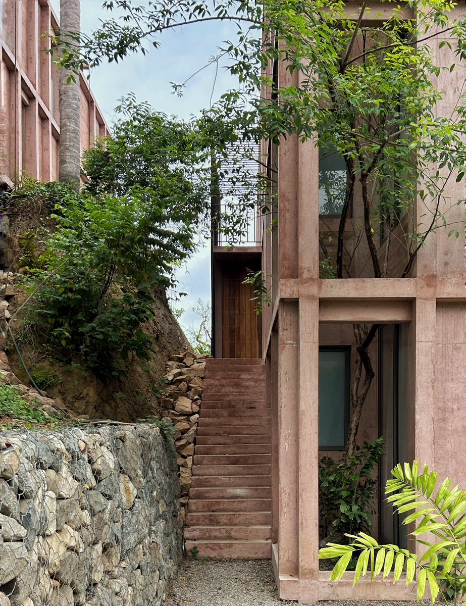Rosa Morada, viviendas en San Pancho Nayarit en la costa del pacífico Mexicano
