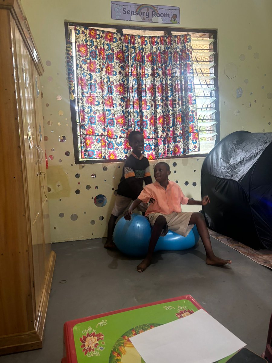 The sensory room is a hit. The children love the balance items, the water &amp; sensory play. But Perez is less happy with everyone in his space &amp; using his lights. #School #education4all #SEND #downssyndrome #edutwitter justgiving.com/crowdfunding/j…