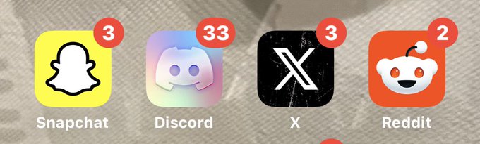someone didnt invite reddit to the 3 party https://t.co/8N2wAtme7W