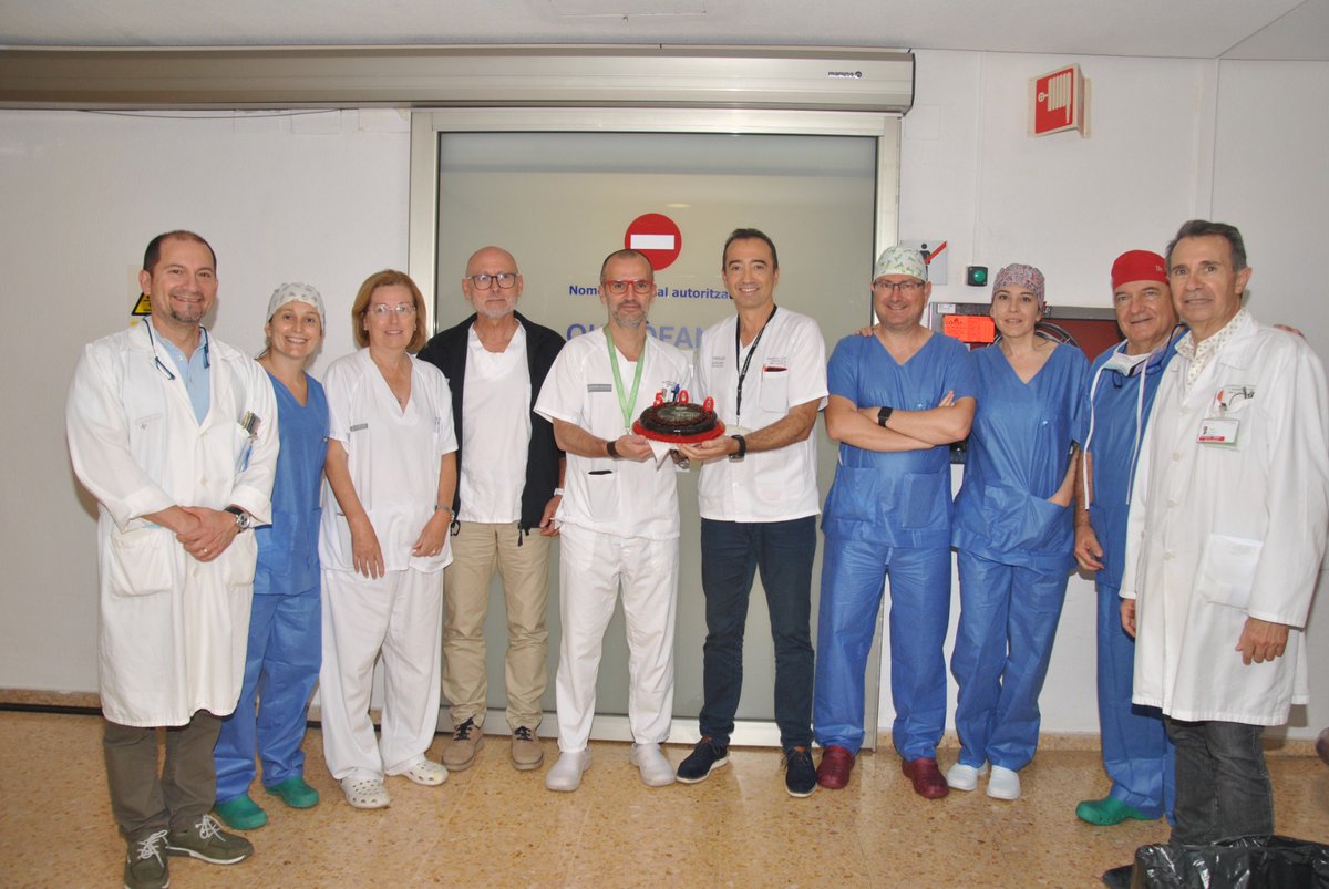 🎂El Hospital General de Castellón alcanza los 500 pacientes intervenidos con el robot Da Vinci 

👉Actualmente, hay 12 especialistas acreditados para la cirugía robótica en Urología, Cirugía General y Ginecología 

#FemSalutCastelló