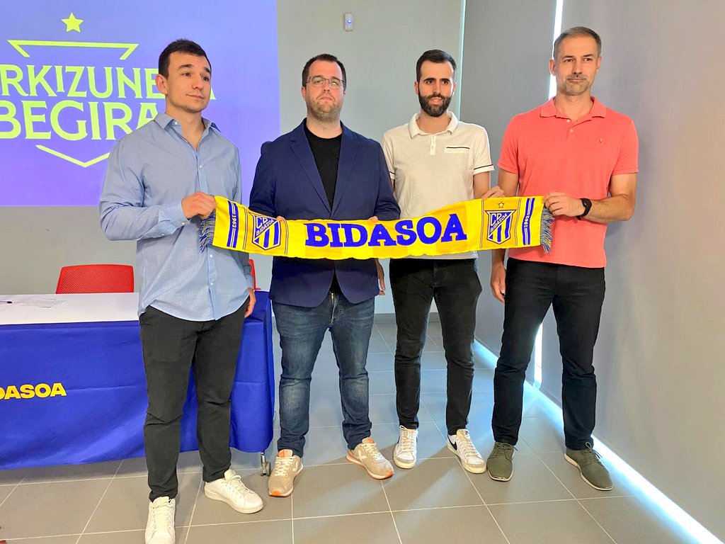 🥰 ¡𝐌𝐢𝐫𝐚𝐝 𝐚 𝐪𝐮𝐢𝐞́𝐧𝐞𝐬 𝐭𝐞𝐧𝐞𝐦𝐨𝐬 𝐩𝐨𝐫 𝐚𝐪𝐮𝐢́! Álex, Javi, Nacho y Jorge serán presentados hoy oficialmente como nuevo cuerpo técnico del Bidasoa Irun

Ongi etorriak Irunera, mutilak! 👋🏻

#AupaBidasoa 💛 #EtorkizuneraBegira