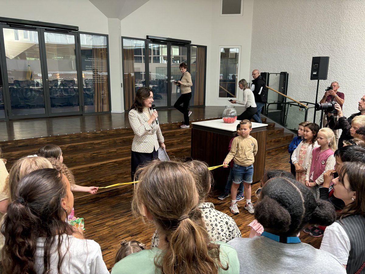Vandaag was de Kinder ideeënmarkt en buitenspeeldag. 

Goede ideeën op de markt en flink veel animo buiten op het Stadhuisplein.

Dank aan de organisatie!

#lelystad #gemeenteraad