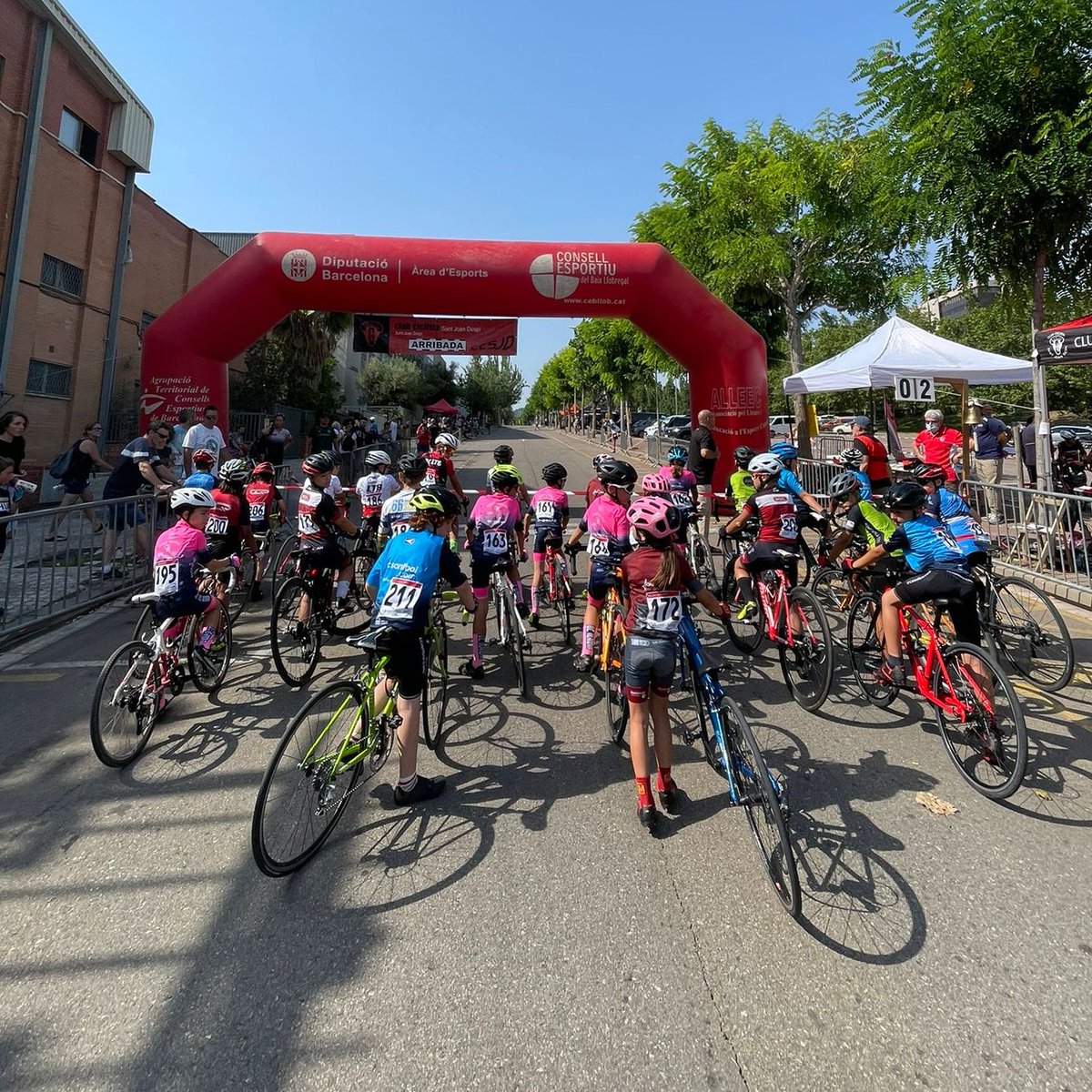🚴La històrica cita de Sant Joan Despí continua dissabte el calendari de la Copa Catalunya Infantil de carretera.

🏆77a Cursa de Festa Major-45è Memorial Gabriel Bosch

+ info 👉 ciclisme.cat/noticies/carre…

#ciclismecat #formació