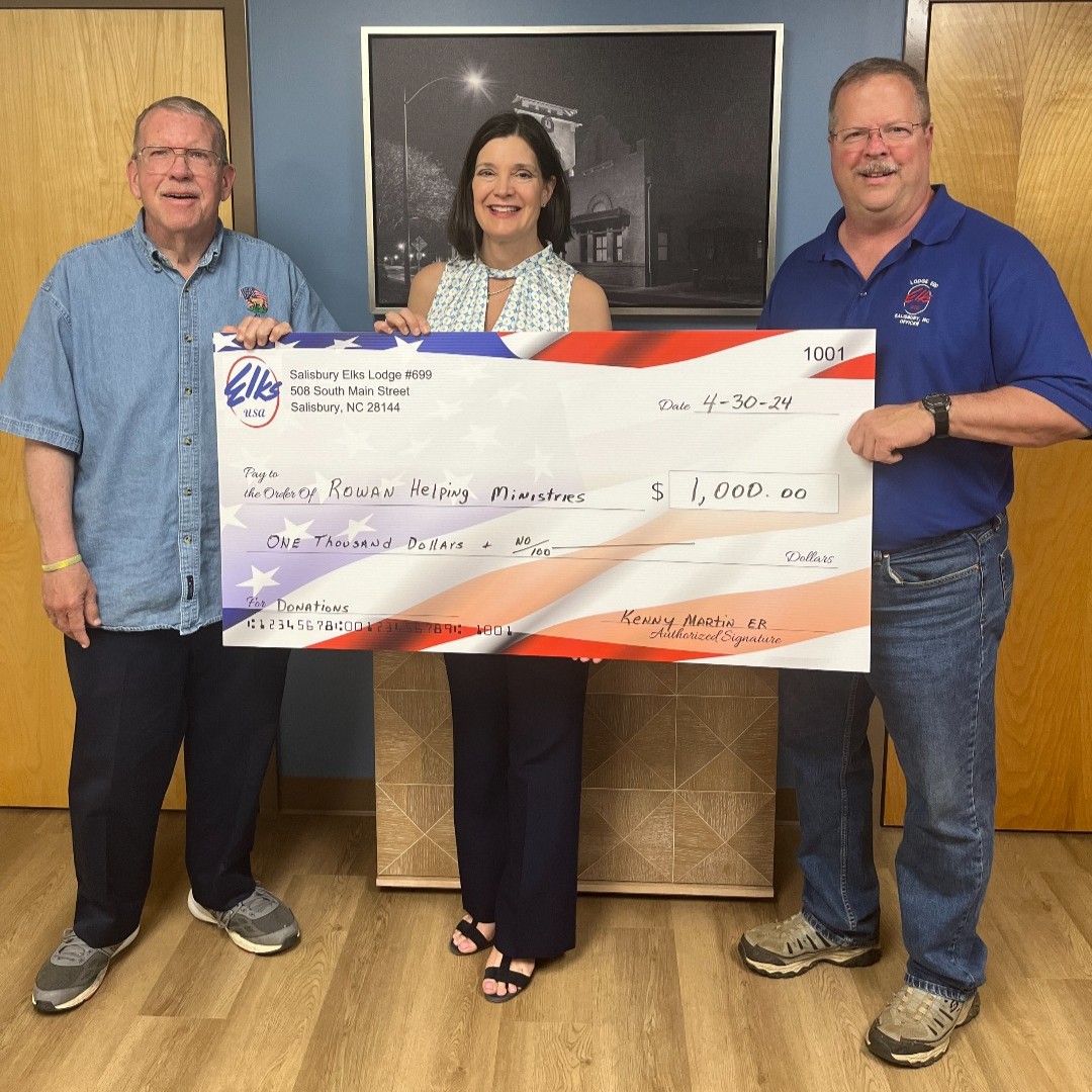 RowanHelpingMin's tweet photo. Salisbury Elks Lodge #699 donated $1,000 to Rowan Helping Ministries to use for guests in our Veteran programs. They also donated kitchen items, bedding materials, small appliances, coffee makers, and other items. Many thanks to the Salisbury Elks for this thoughtful donation! https://t.co/a7V2PSdc56