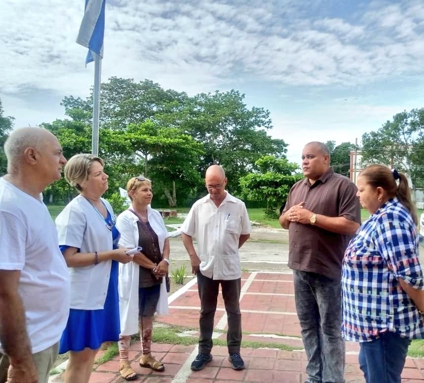 AlexisLorente74's tweet photo. 🇨🇺| Intercambio directo con la población y trabajadores durante #VisitaGubernamental a la provincia. 

#SanctiSpíritusEnMarcha https://t.co/DfuyHUvF3L