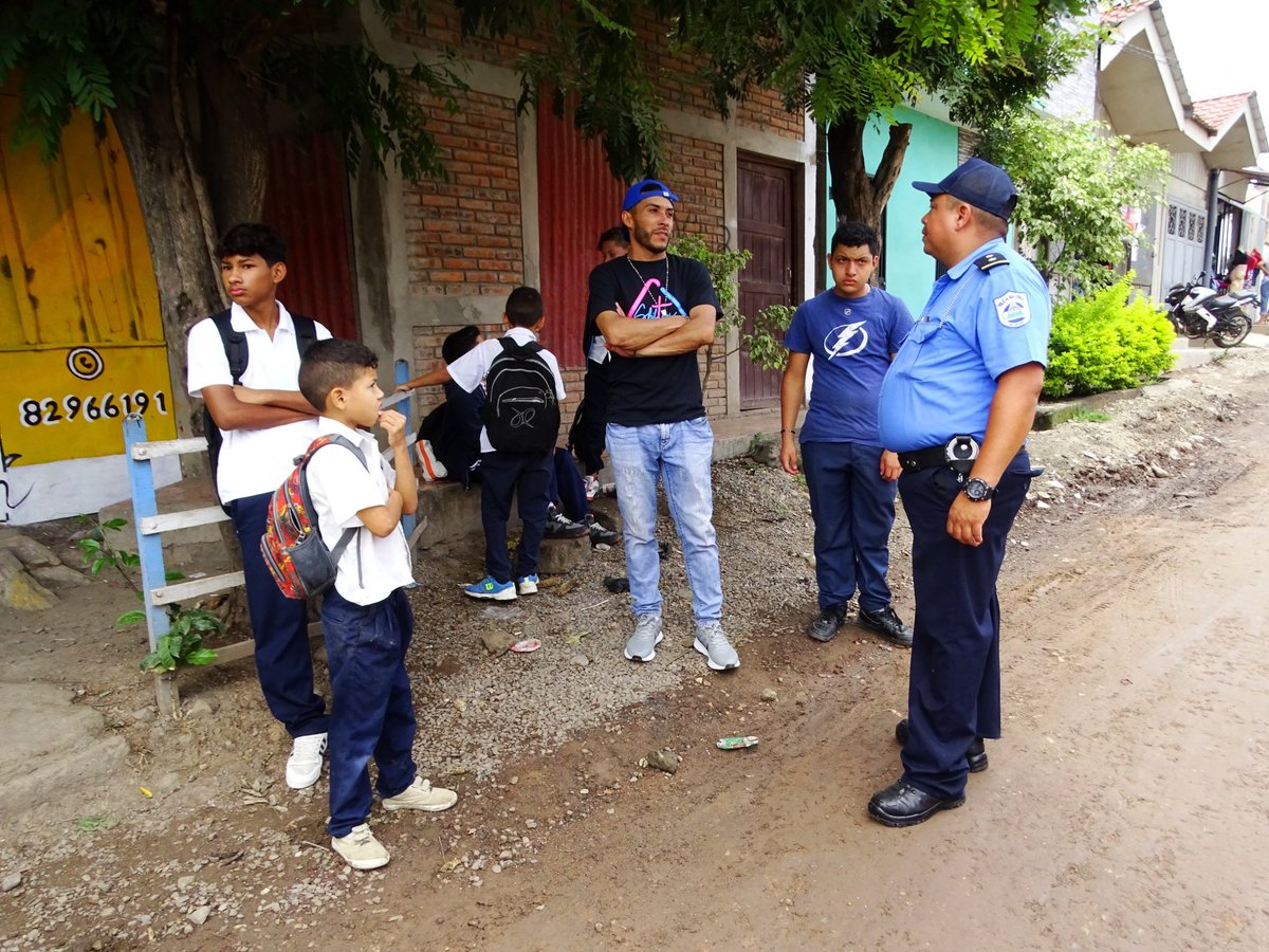 📍Estelí 

Nuestros Centinelas están en cada punto de nuestra bella #Nicaragua para garantizar y fortalecer la Paz y la Seguridad de las personas, familias y comunidades. 

Que tengas un bonito y bendecido miércoles 😊 

#45JuntoConLaComunidad