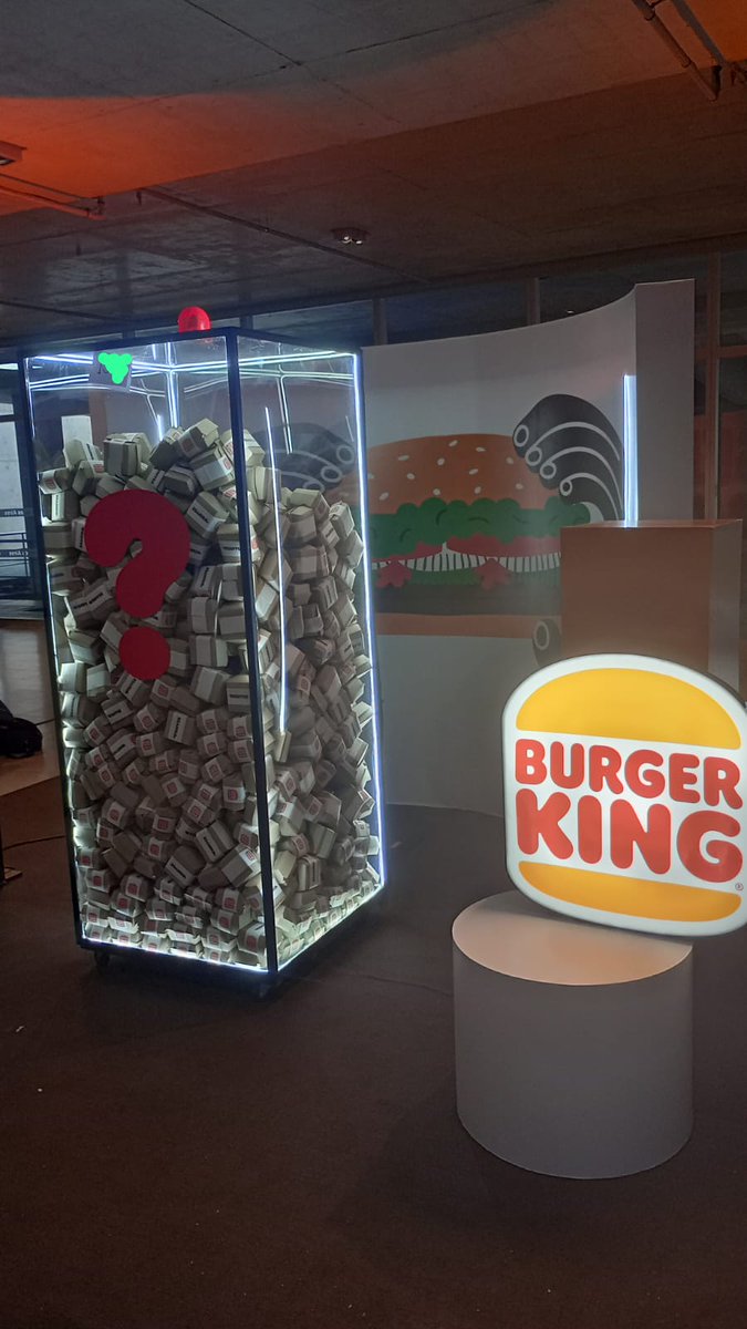 bruno_2416's tweet photo. Cuántos whopper 🤤 hay? Única pista: completo 1.500 unid. #experienciaIDEAManagement @idea_arg https://t.co/LsuwwuoFdY