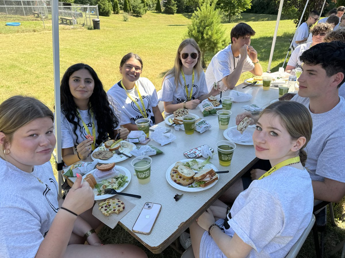 BoilerVetCamp's tweet photo. #TeamCash getting a quick meal before starting the fun!

#lifeatpurdue #boilervetcamp #pucvm #boilerup https://t.co/SWrXgvyIjs