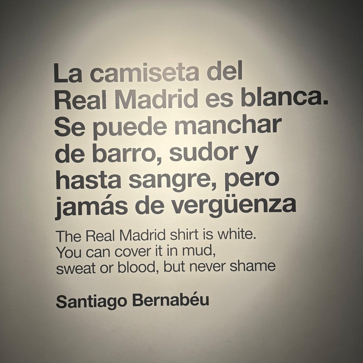 manelvalcarce's tweet image. 🏟️ Arrancamos el XIV Congreso Iberoamericano de Economía del Deporte (CIED) y que mejor que visitando el Santiago Bernabéu. Felicidades @UEuropea y @seed_deporte por la excelente organización 👏💪

#CIED #gestiondeportiva #economia #deporte #Ueuropea #realmadrid