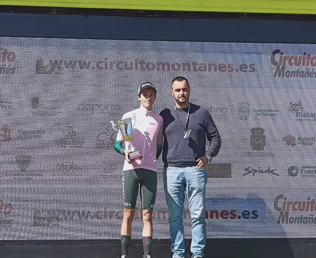 FilialCajaRural's tweet photo. ✅ Jornada muy ofensiva de los Filial Caja Rural-Alea en el #CircuitoMontañés24. Jan Castellón y @Alexeey15 fueron la punta de lanza con el vasco 2º y el catalán 6º.

🎯 Ambos son segundo y tercero de la general con Jan liderando la clasificación sub23.

#SúmateAlVerde 💚 https://t.co/7XC4ryRyis