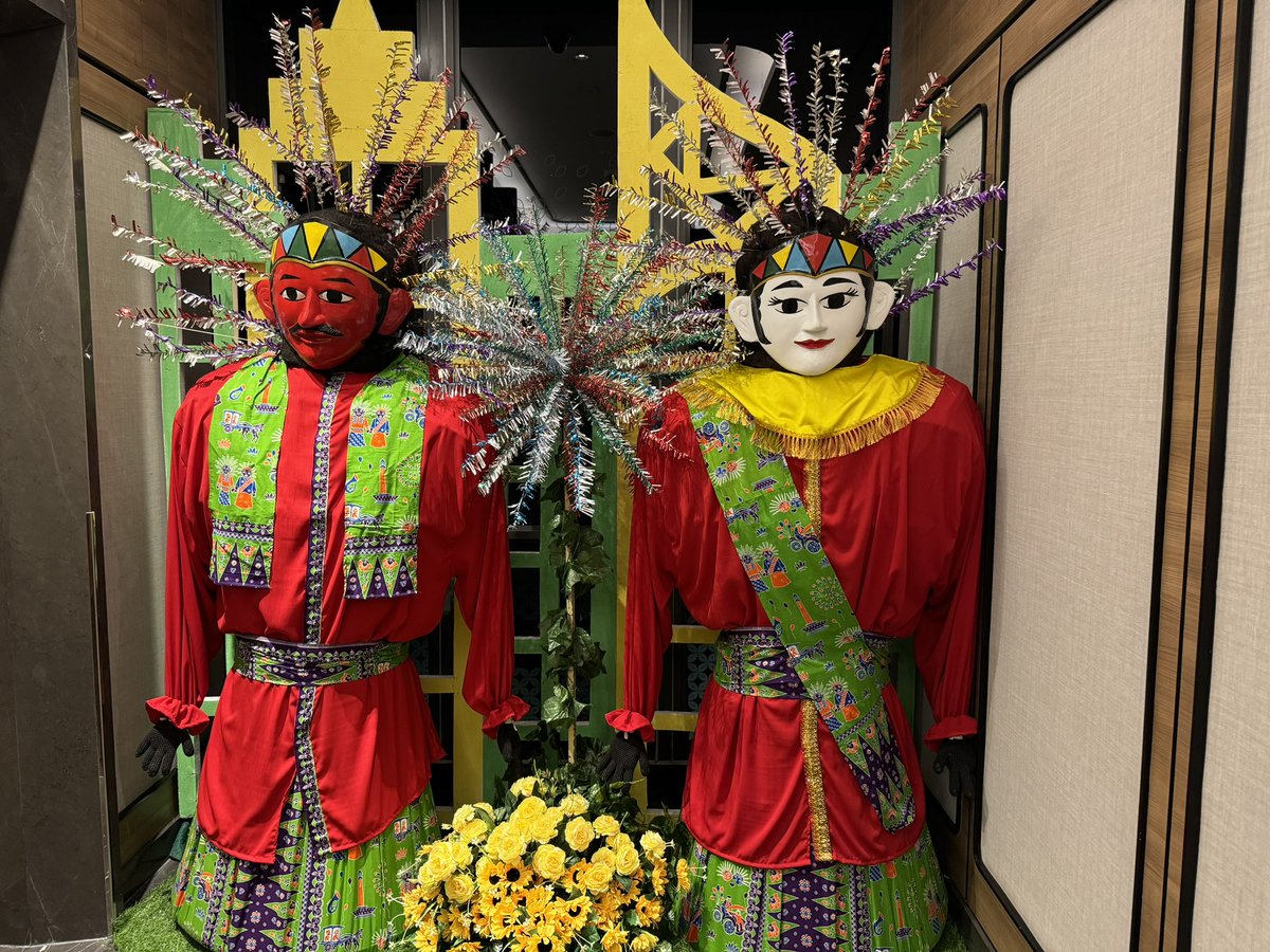 Salonbus tweet media