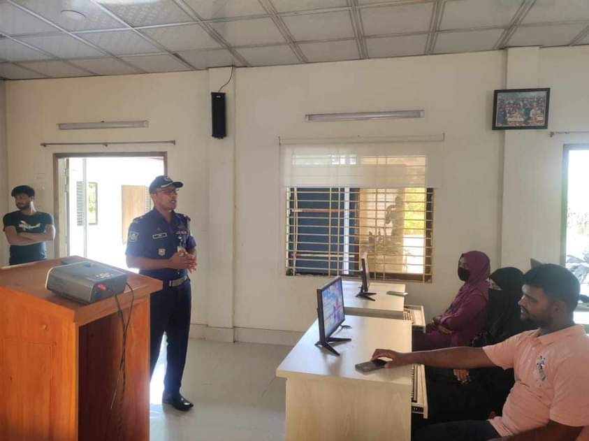 মোস্তফা ফ্রিল্যান্সিং ইনস্টিটিউটে ওসি সুমন তালুকদারের মতবিনিময়