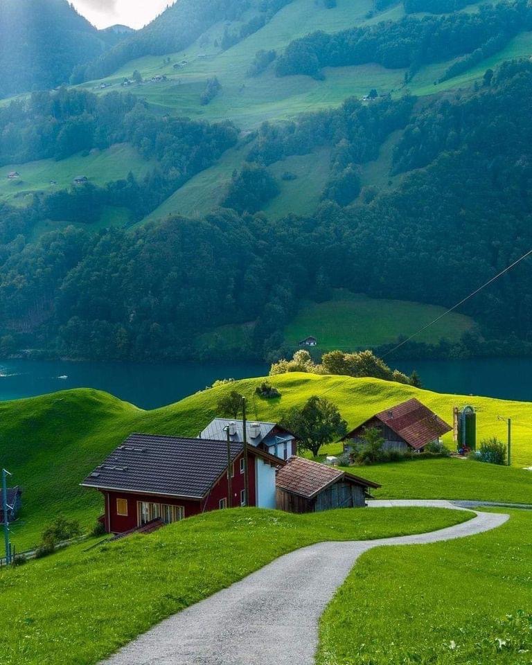cyborgbyte's tweet photo. Lungern, Switzerland 🇨🇭 https://t.co/3iOIjLT42i