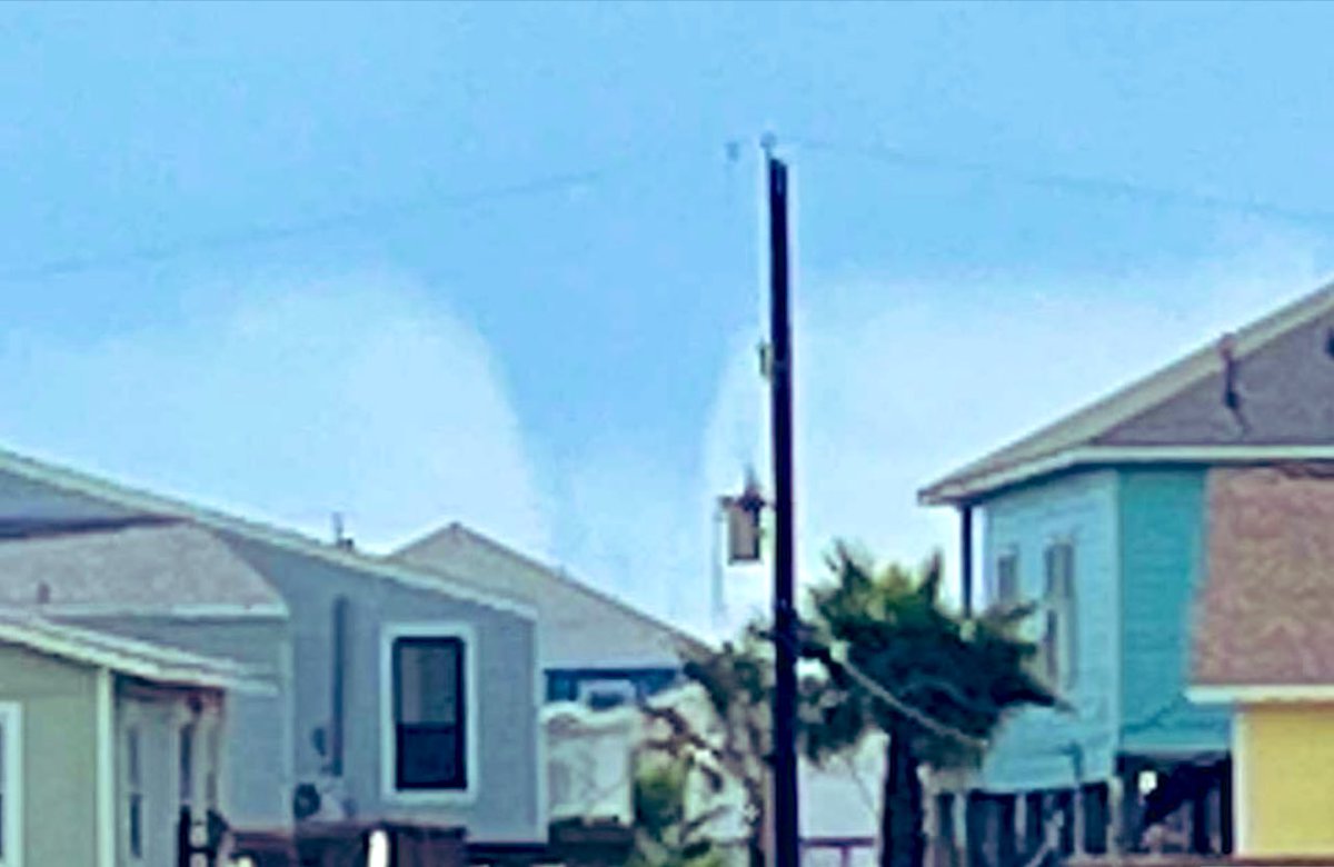 GumbeauxTexican's tweet photo. Waterspout near San Luis Pass 6/12/24 #Galveston #Freeport #Texas #HouWeather https://t.co/wbfoghAMbX