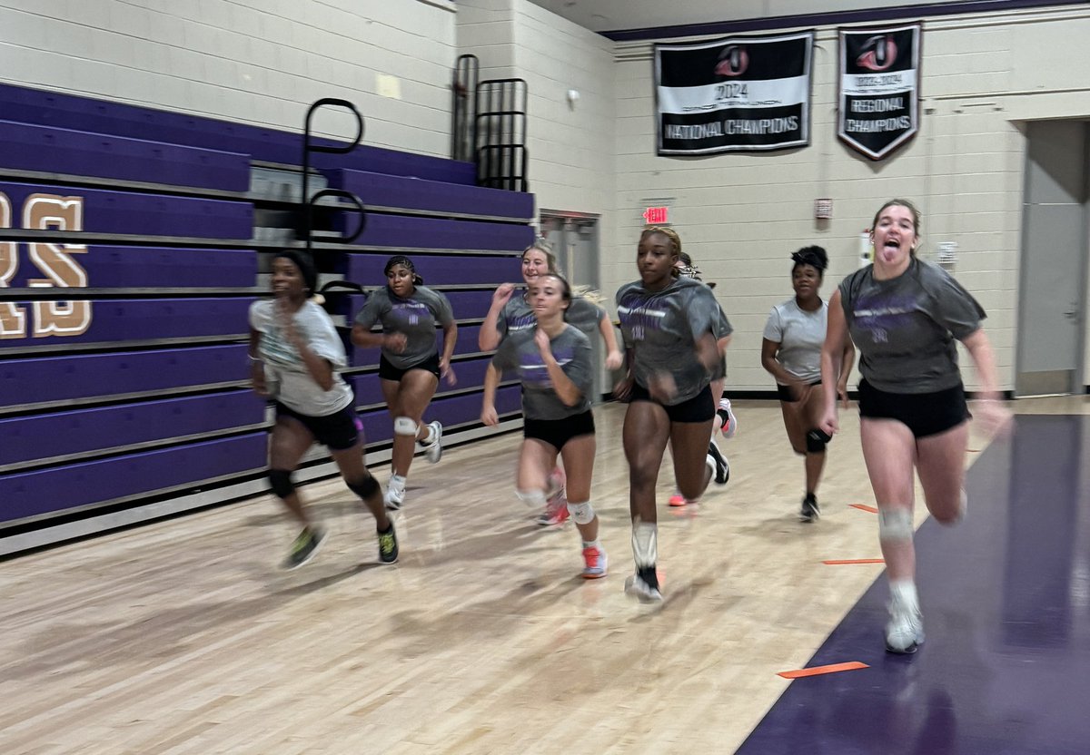 HahnvilleVB's tweet photo. Day 3 Circuit ✅💪🏐🐅
#thetrainingground #letsGEAUX #culturematters #dothehardwork https://t.co/4iepNCCbwD
