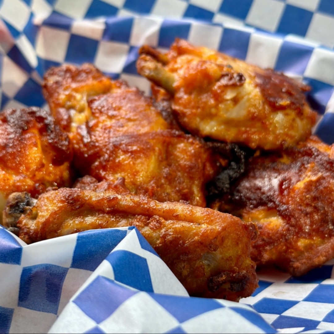 gratefulheadpza's tweet photo. Dreaming of wings that'll make your taste buds soar? 🍗✨ Head over to Grateful Head for wings that'll have you coming back for more! #WingWonderland #GratefulHead

Join our E-Club to stay in the loop: https://t.co/eVqBOmAuKX https://t.co/p8oLQVHlvo