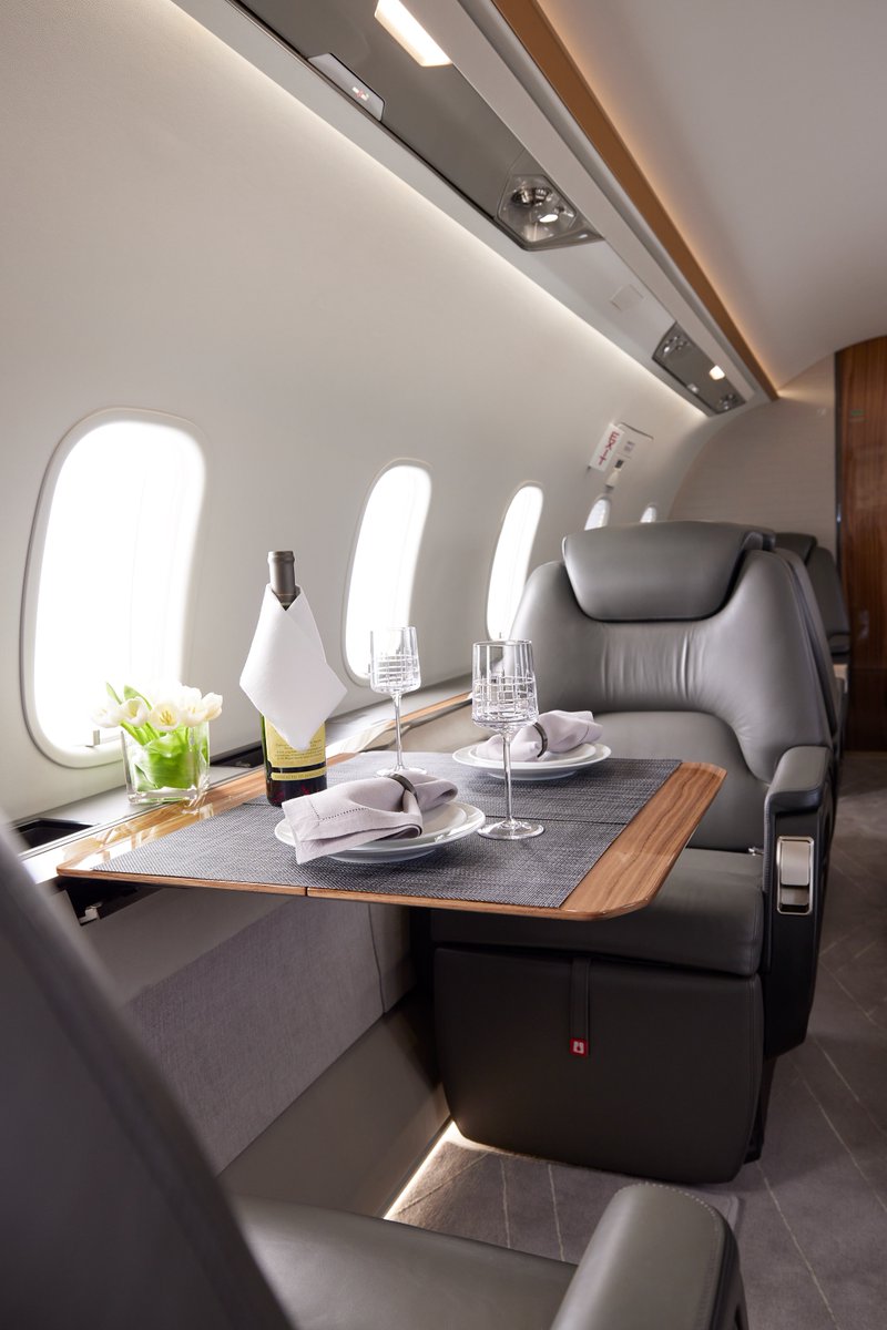 jetaviation's tweet image. With our global charter fleet, anywhere is possible.

Model: Challenger 350
Seating: 9 passengers
Range: 3,200 nm | 5,926 km
Speed: 540 kts | 1000 km/h
Endurance: 5:92 h

Make an enquiry today ow.ly/Phhs50Sh97r

#Aviation #BusinessAviation #FlyCharter #CharterWednesday