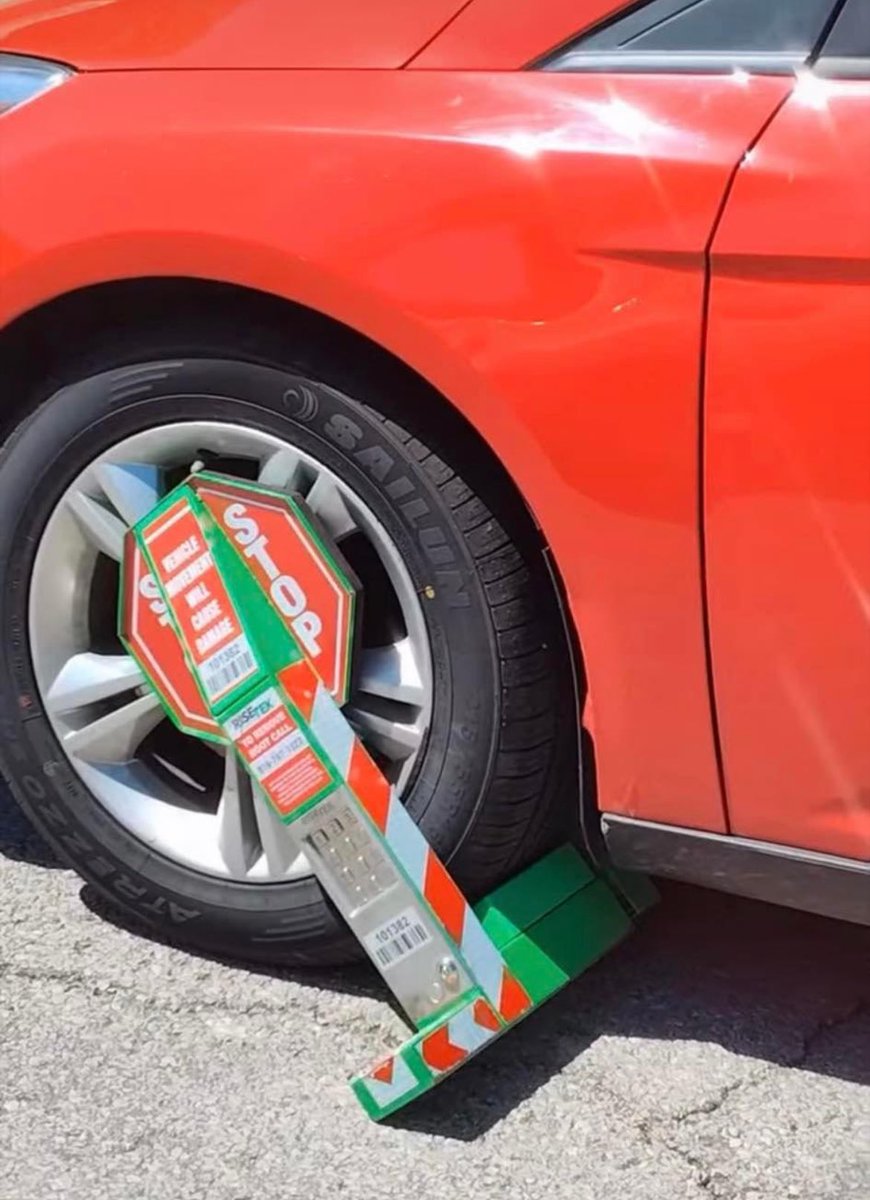 Kansas City booting cars? ⚠️

Many community members are taken aback by Kansas City's sudden decision to start booting cars.

The car was allegedly, parked at a “Park KC” meter , passed its paid time frame when an enforcement officers booted it! 📸 Downtown area.
#kansascity