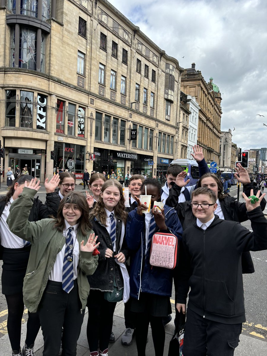 JohnstoneHighSc_Library tweet media