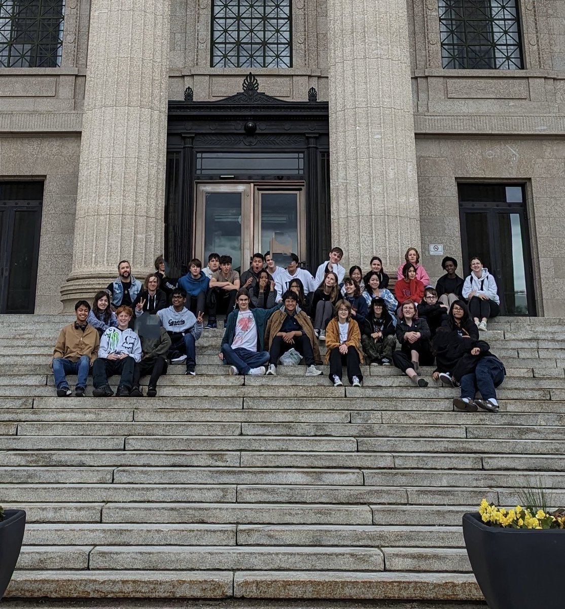 Yesterday, Gr 9 students went on an end of year trip to the MB Legislature. While there they toured the amazing building, learned some of its history &amp; importance, &amp; had the pleasure of meeting Wolseley MLA Lisa Naylor, asking questions, &amp; taking pictures!
#gordonbell #winnipegsd