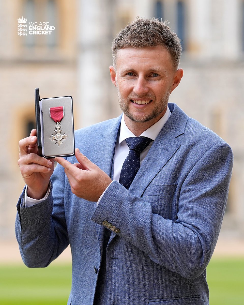 englandcricket's tweet photo. 👏 Joseph Edward Root, MBE 🎖

Root was today made a Member of the Order of the British Empire by the Princess Royal at Windsor Castle.

@Root66 | #EnglandCricket https://t.co/6dnKCWT79m