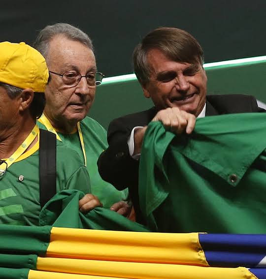 lula_cris's tweet photo. É claro q o Presidente da CNA não conversa com o Presidente Lula, pois
ele apoia a corrupção do desgoverno do bandido miliciano.

Lula não deve mesmo conversar com bandidos.

Faz o L, #LulaRumoAoTetra #Lula2026 https://t.co/4VIlXqMtIs