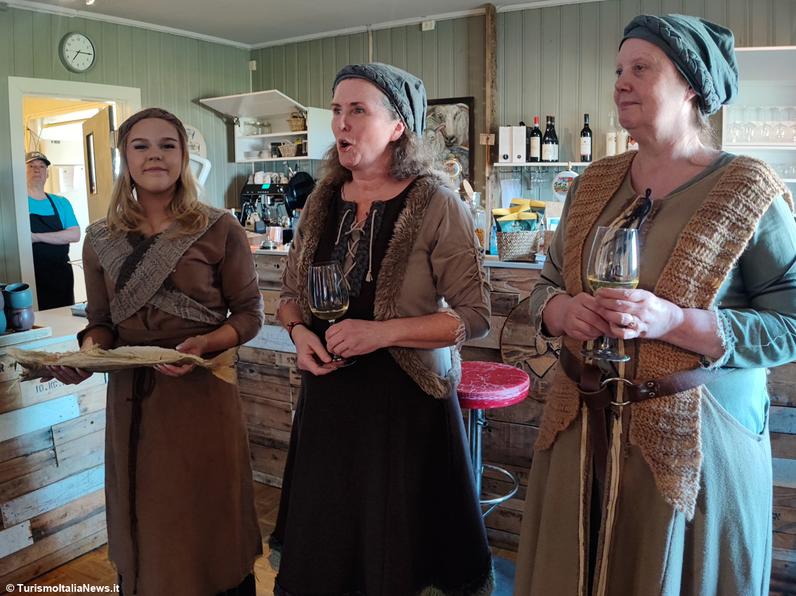 Al “Querini” di Røst il gusto della chef Anne Cecilie Pedersen fa volare tra Isole Lofoten e Italia con lo Stoccafisso Igp
Leggi la notizia bit.ly/3xeAUHi 

#røst #visitnorway #stoccafissodilofotenigp #SeafoodfromNorway #mittsalten #visitrøst #querinipubogrestaurantrost