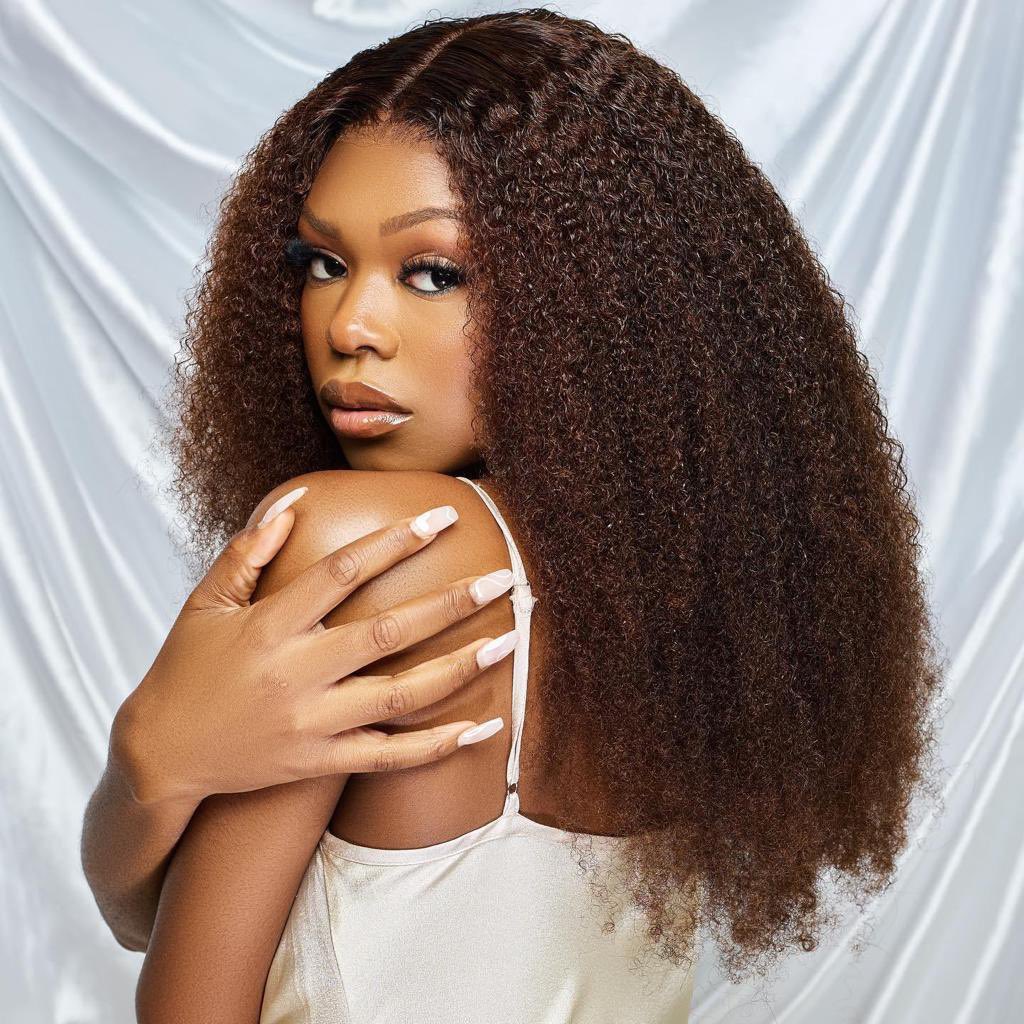 DM to book our beautiful Model😍