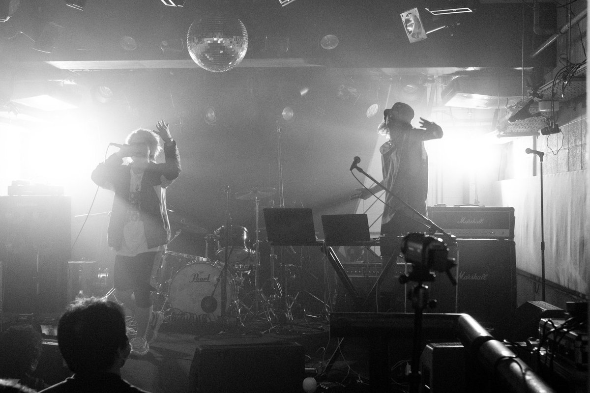 Mase19920827's tweet photo. 6/8@hillsパン工場
Lafallにて出演しました🔥
ご来場の皆様
スタッフの皆様
出演の皆様
ありがとうございました🙌🙌🙌

次回7/14徳島FIGHTCLUB　7th🎉
#hillsパン工場
#Lafall
#LiveHouse
#大阪
#徳島
#FIGHTCLUB https://t.co/ddEhddSphU
